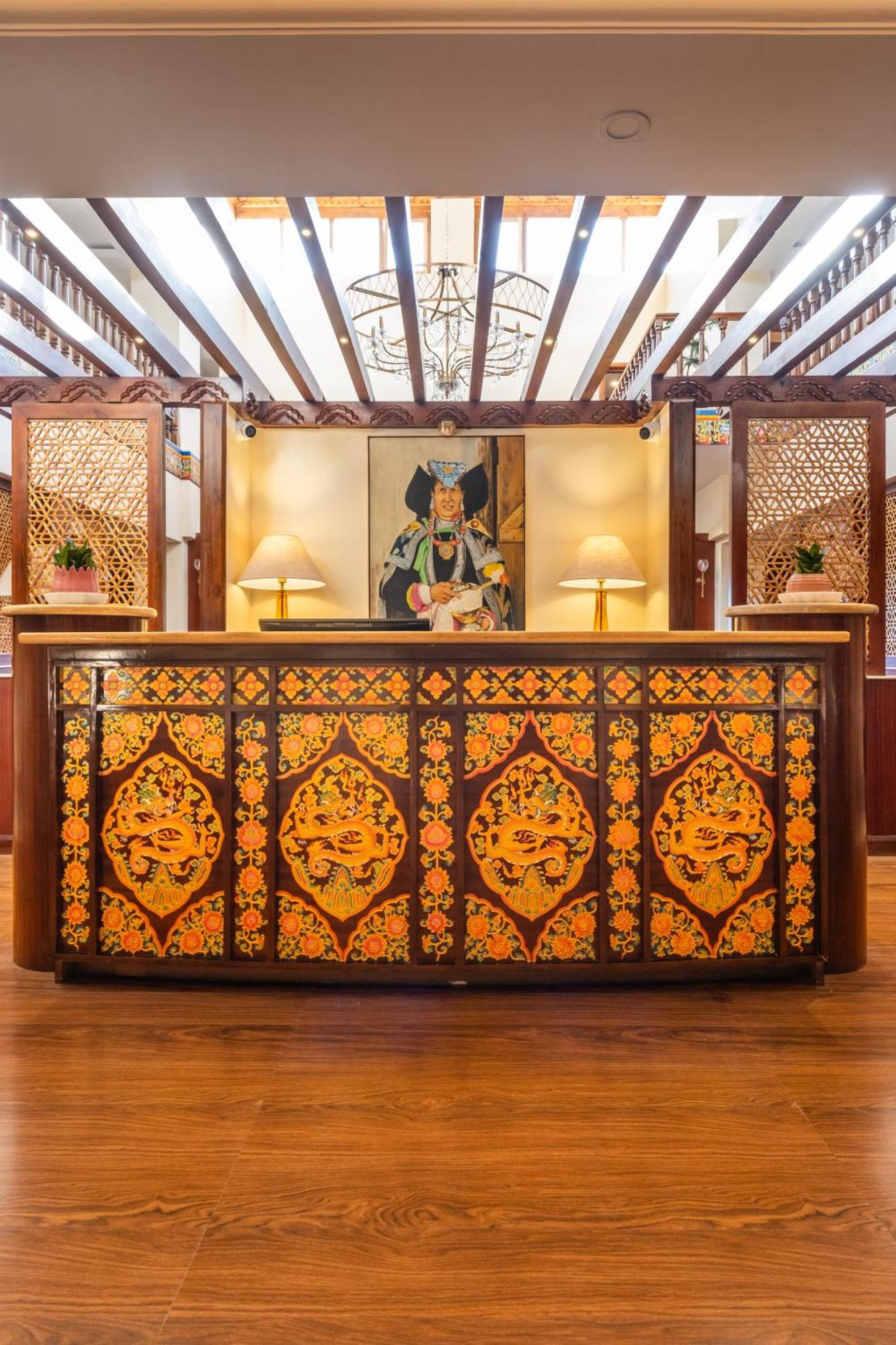 Hotel Dragon Leh Ngoại thất bức ảnh