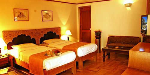 Hotel Dragon Leh Ngoại thất bức ảnh